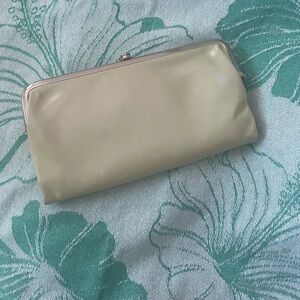 HOBO Lauren Clutch/Wallet